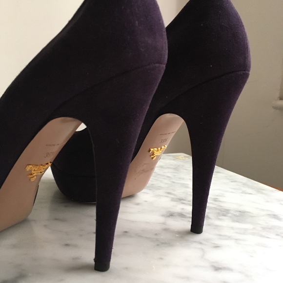 Prada Camoscio Chic Peep Toe Suede Pumps - Picture 4 of 10